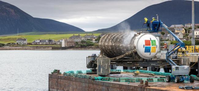 科技巨头数据中心“上天入海”