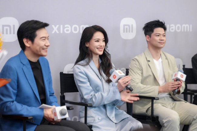 雷军直播拆新SU7 揭秘新车型细节