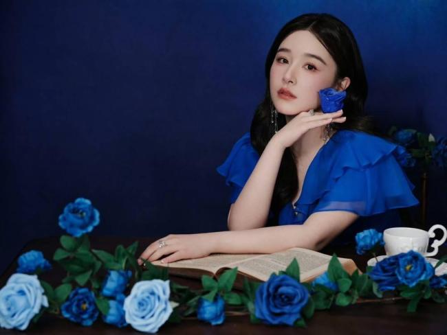 阚清子唱《爱的代价》动情落泪