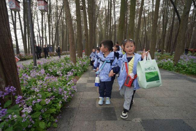 “加长版”春季假期“点燃”春日经济