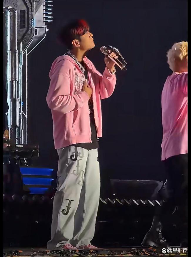周杰伦3小时演唱会实唱不足90分钟 观众体验引发争议
