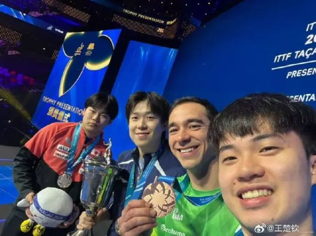 王楚钦发文:最好的颜色永远是中国红 首夺世界杯男单冠军