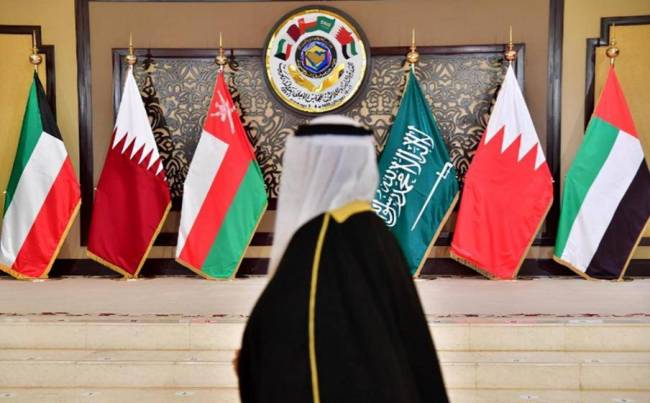 海湾多国想铤而走险，武力打通海峡 美国幕后推手