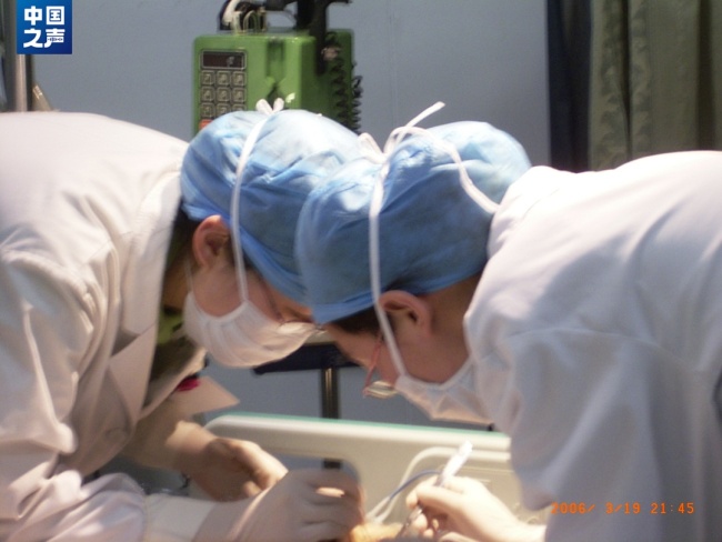 父母捐献遗体角膜后男子做出同样选择 延续生命的大爱