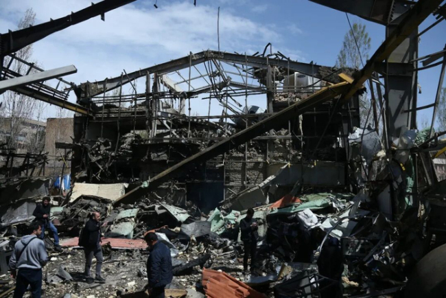 营救刚结束 美军就炸了哈尔克岛 冒险决策引发争议