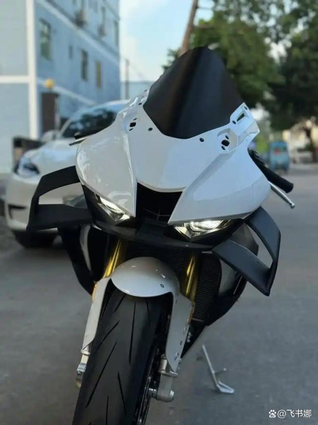 亏了2278万 张雪还在“烧钱” 研发投入持续加大