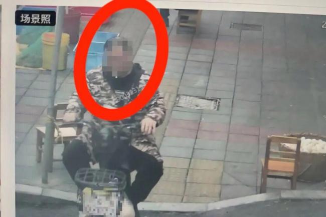 男子诈骗近百万潜逃26年被抓 市井摊主“完美”伪装