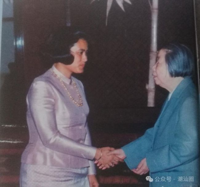 泰国公主诗琳通访华随身带笔记本 记录中泰友谊佳话