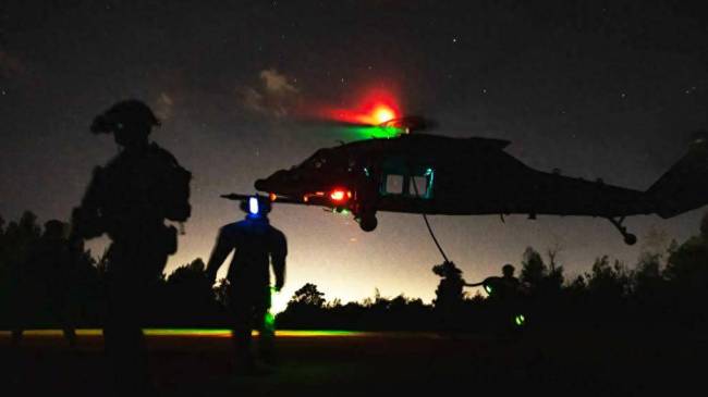 伊朗腹地46小时极限营救