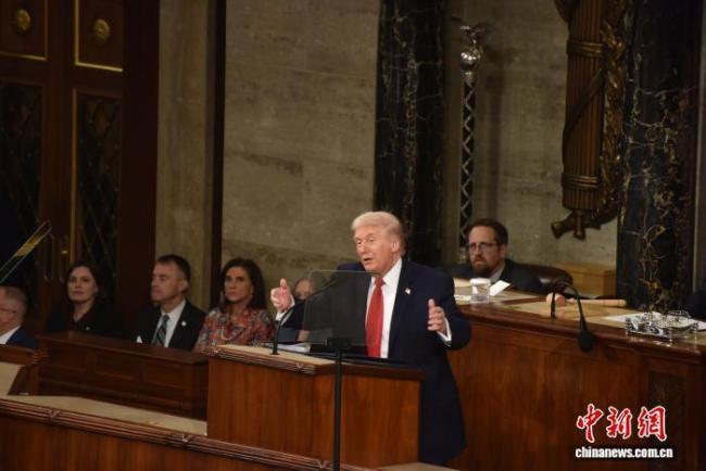 美国营救行动出动155架飞机 庞大机群参与救援