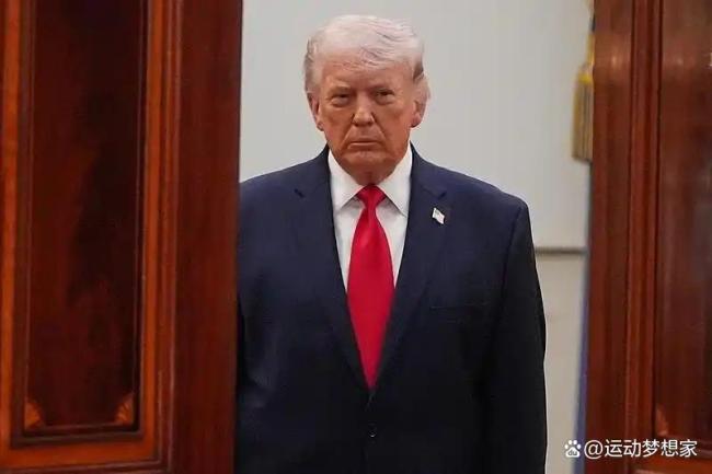 伊朗打击奏效，美十二架战机葬身伊朗 美军营救变“送装备”现场