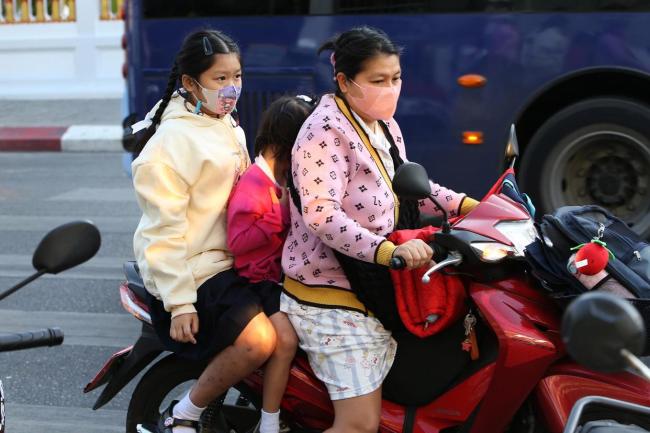 泰国政府考虑暂停夜间加油