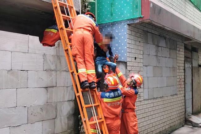 宁波熊孩子掉废弃房屋十多天系谣言