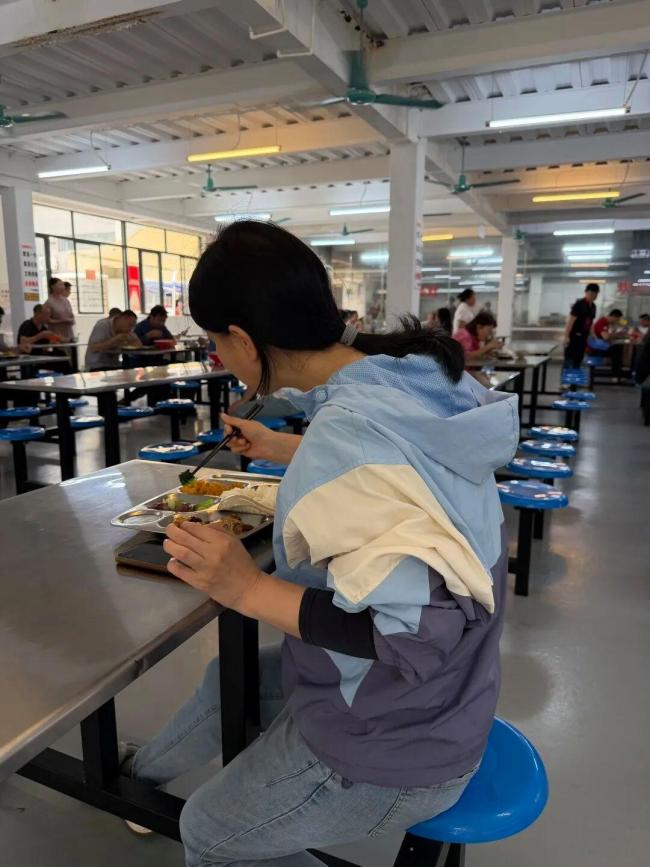 6元自助餐餐厅会亏本吗?老板发声 曾月亏几万元,如今可保本