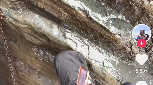 梵净山90°垂直天梯走红