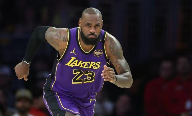 湖东说念主驯顺骁雄