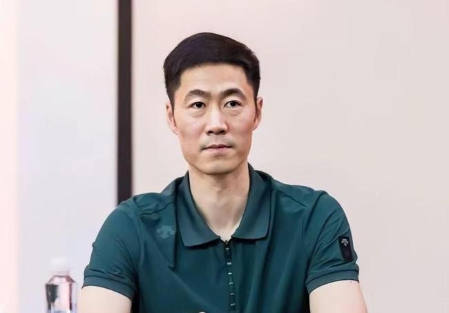 国乒战况10胜4负!向鹏被爆冷横扫,温瑞博、石洵瑶等完胜晋级 年青小将迎硬仗锻练