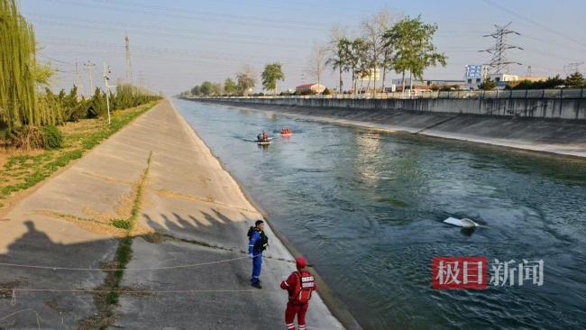 救援队长谈“三人夜间营救落水女子四人均遇难”：切勿夜间贸然下水救人