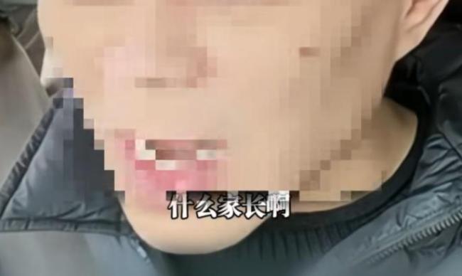 女孩被离异父母拒收好心司机请吃面 全网心疼引发热议