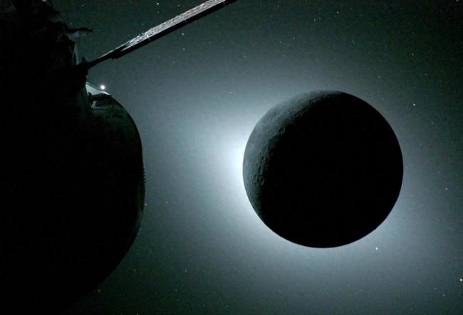 美绕月宇航员出舱后被吊上直升机 深空挑战重重