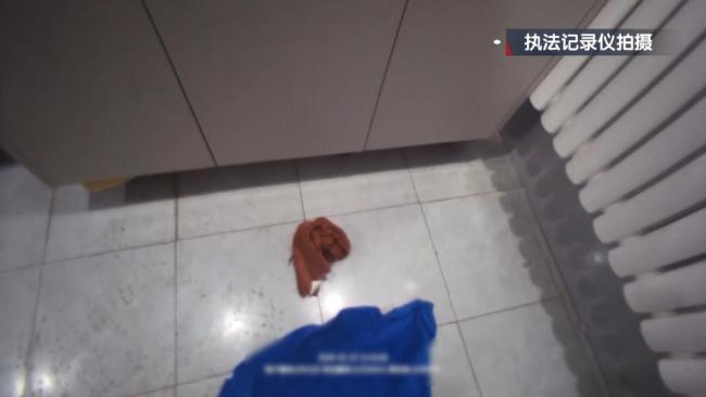 北京警方刑拘1名女子：约会男网友后，男网友报警 金表被调包引发警情