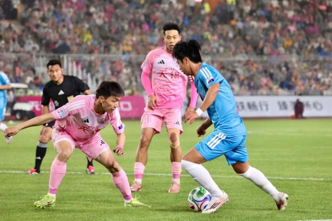 苏超新赛季火爆开幕 又是一票难求 精彩赛事超预期