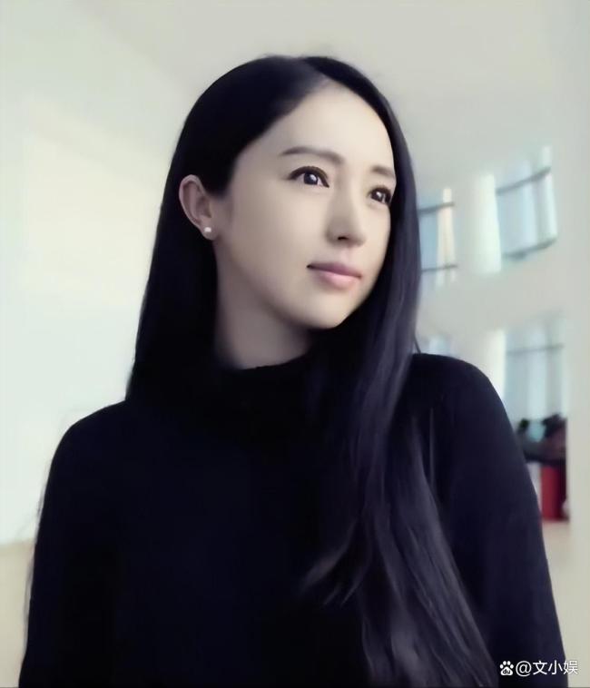 小酒窝说妈妈的颜值太权威了 旧照引发共鸣