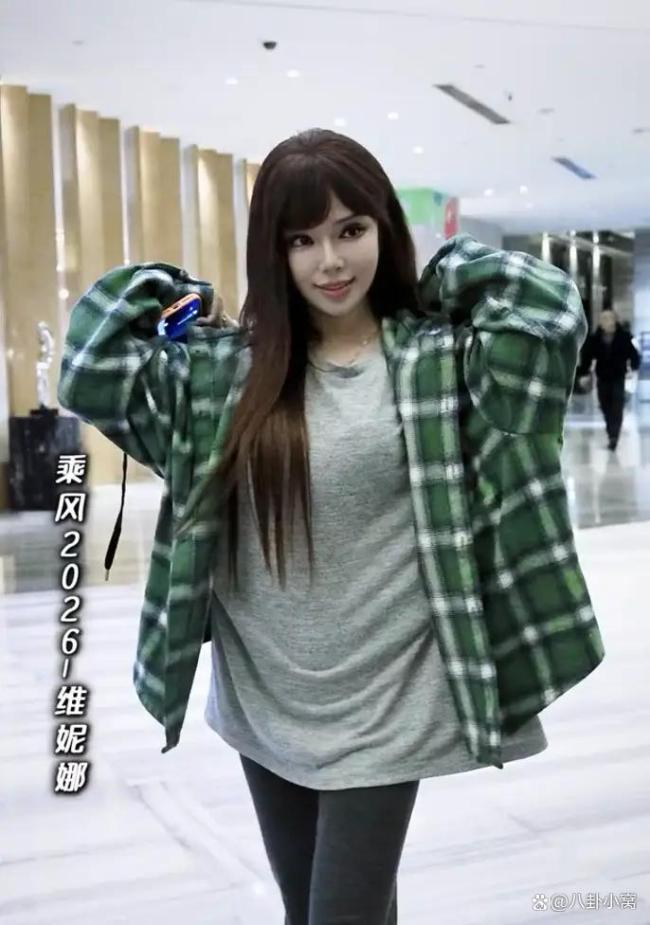 维妮娜是央视前主持人 从主持到选手的转变