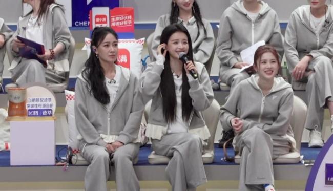 李小冉没跑调 姐姐团表现参差不齐
