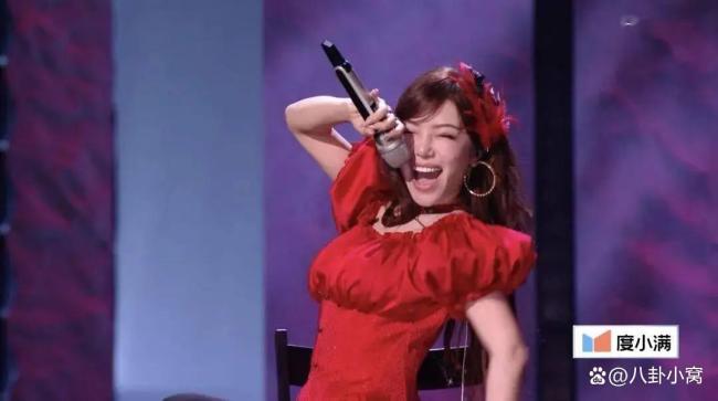 维妮娜是央视前主持人 从主持到选手的转变