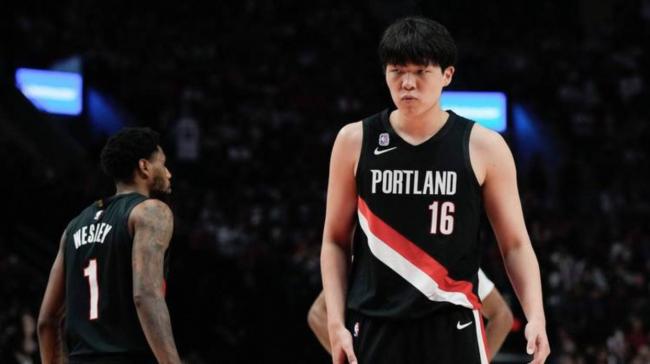 开拓者主帅谈杨瀚森首个赛季表现 理性看待新秀成长