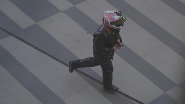 一个女外卖骑手的世界：系统之下，生存之上