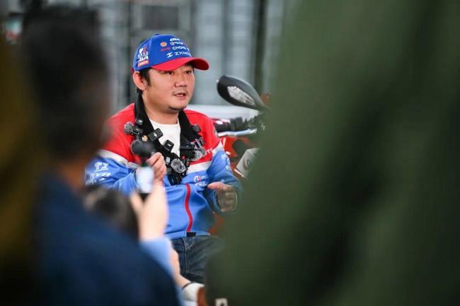 张雪称新手禁令对订单影响超10% 安全与销量的权衡