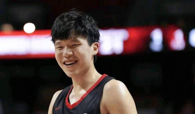 开拓者主帅谈杨瀚森首个赛季表现 理性看待新秀成长