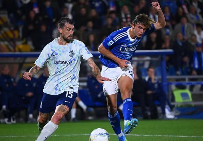 国米四大王牌联手发威 困境中逆转胜