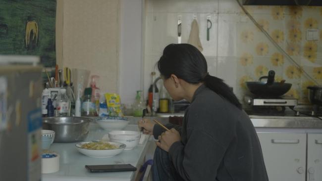 一个女外卖骑手的世界：系统之下，生存之上