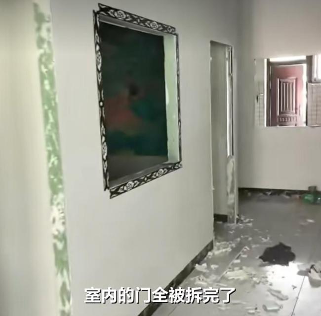 被租客拆除门窗房主已向当地报警 退租后拆走室内设施
