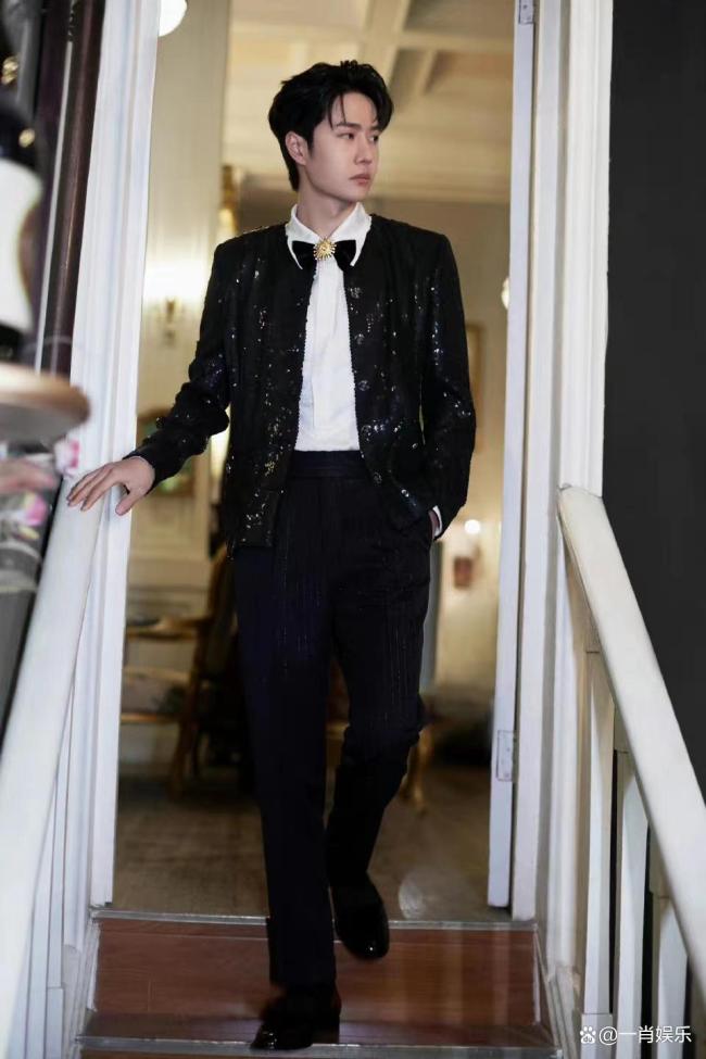 王一博GQ封面预告 顶流时尚狂欢开启