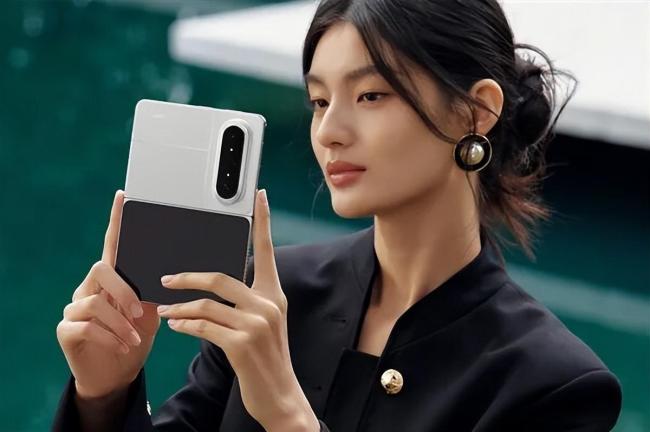 姚安娜代言华为新手机Pura X Max 再度携手开启新篇章