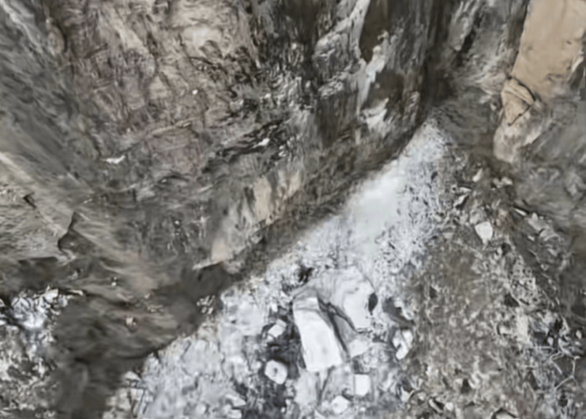 “秘境”封闭 仍有人坐拉猪车进山 封山令难挡探险热