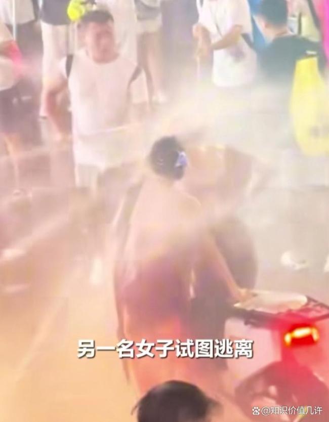 泼水节变味儿：节日欢乐变骚扰