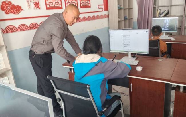 两次心梗仍坚守讲台的乡村校长 以校为家育桃李