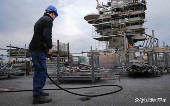美军航母为何频繁起火 火灾频发引关注