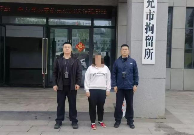 为给孩子改名买出生证明被拘