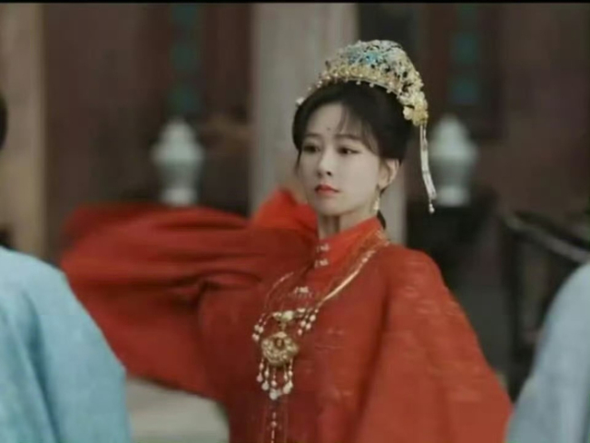 杨紫李祯婚服造型 明制婚服超吸睛