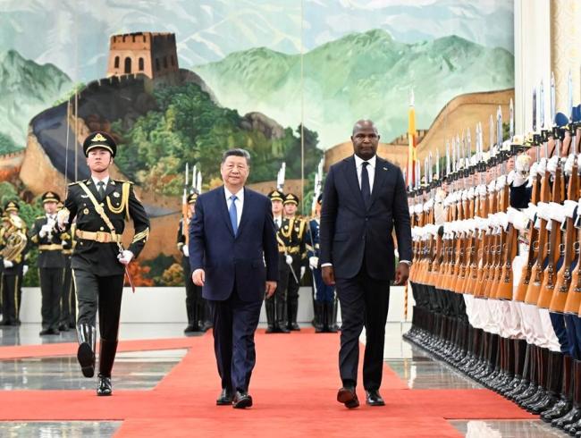 习近平同莫桑比克总统查波会谈