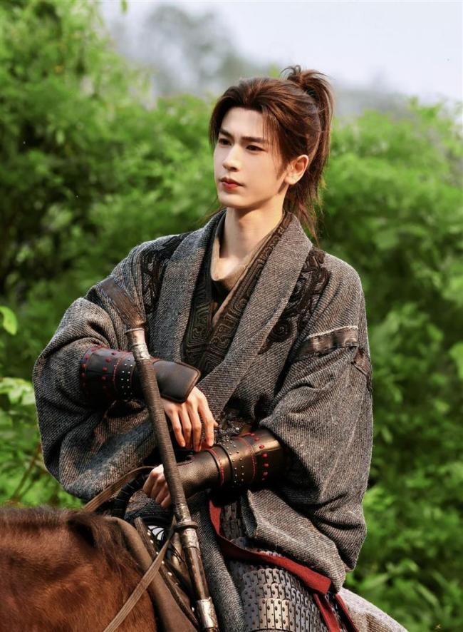 张凌赫《归鸾》最新路透释出 少年感与野性并存