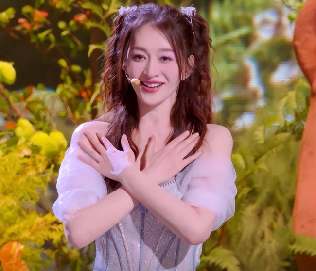 李小冉翻红：活人感才是顶级魅力 真实不做作的魅力