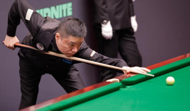 连打带防，表现陌生！丁俊晖回归顶级状态 首阶段7-2领先吉尔伯特 王者归来碾压胜利