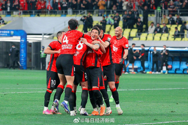 成都2-1逆转云南 费利佩制胜 索罗金扳平助胜利